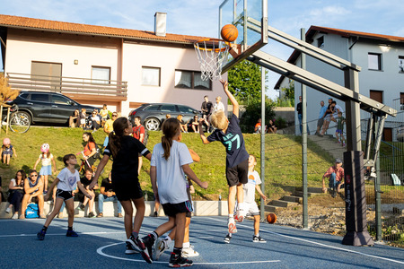 igrišče na Rožni ulici - otvoritev (18)